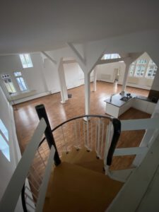 776b5f08-5a0c-4798-a88d-9486ad272c7d (Klein)